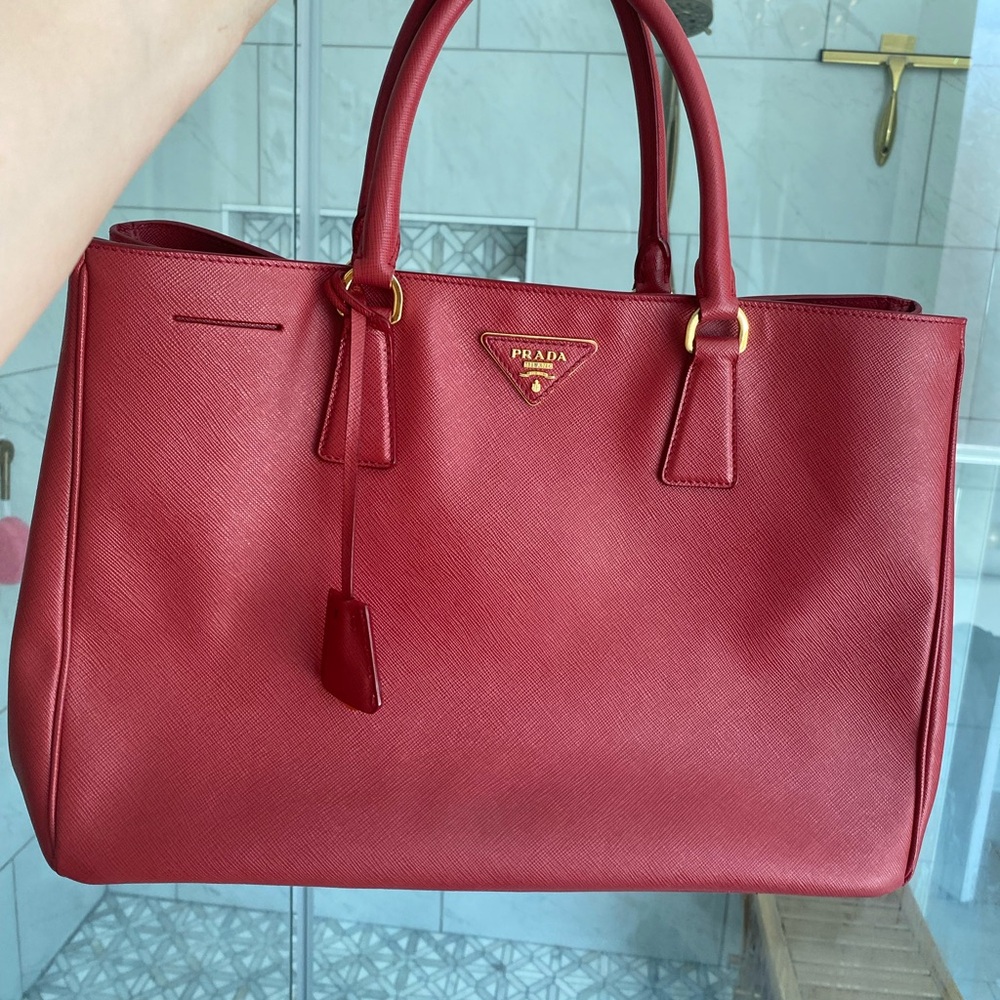 Prada Authentic Red Saffiano Leather Lux Classic Workbag Tote Handbag Bag Purse